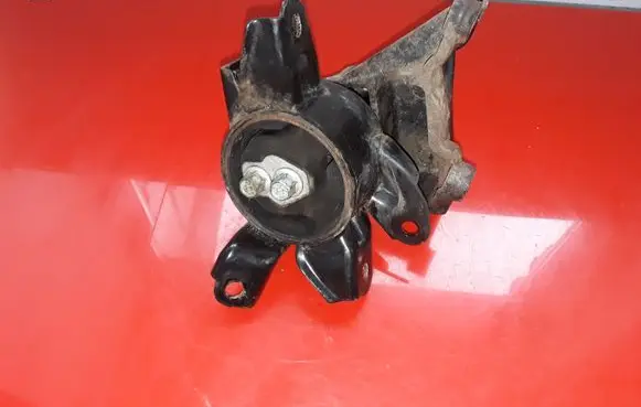 Hyundai i40 Engine mount bracket 218303Z400