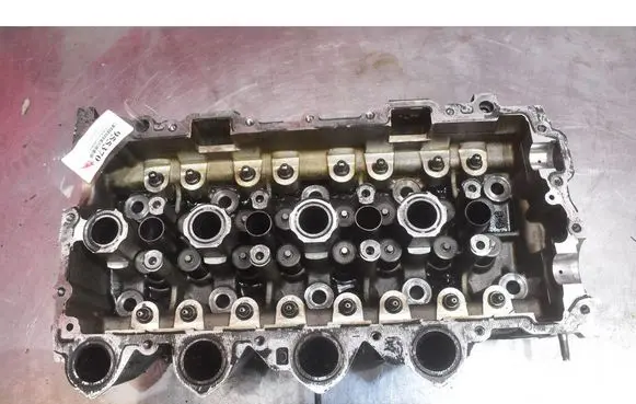 Ford Focus C-MAX Engine head 9655911480