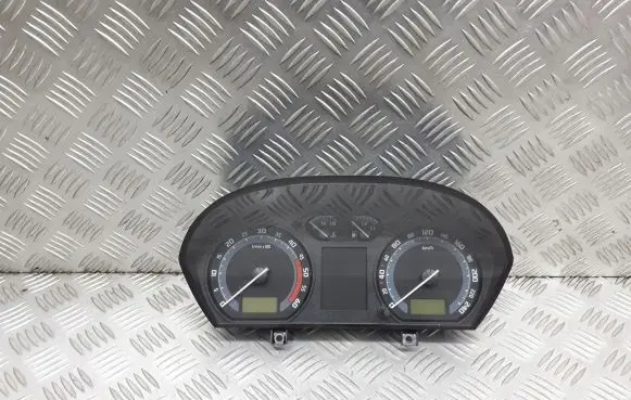 Skoda Fabia Mk1 (6Y) Speedometer (instrument cluster) 6Y0920883E