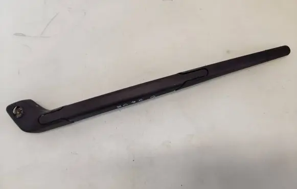 Volvo XC70 Rear wiper blade arm 