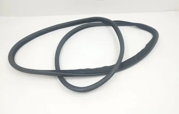 Land Rover Evoque I Front door rubber seal 