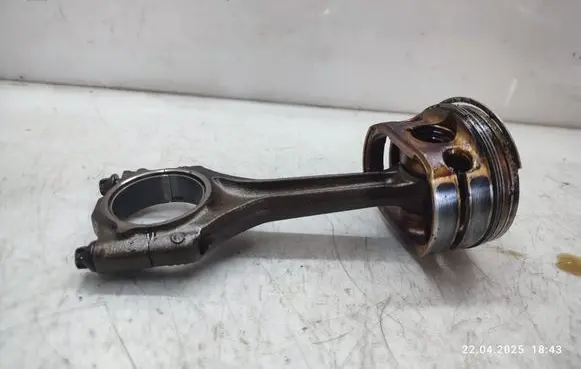BMW 5 E60 E61 Piston with connecting rod