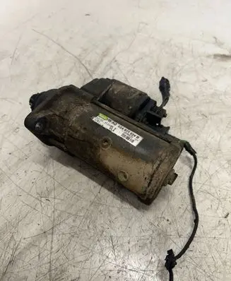 Volkswagen Golf IV Starter motor 02A911024B