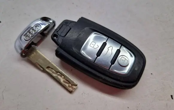 Audi A5 Sportback 8TA Ignition key/card 8T0959754D H370060