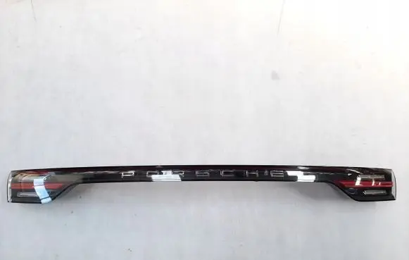 Porsche Cayenne (9Y0 9Y3) Rear light center trim bar blend 9Y0945081F