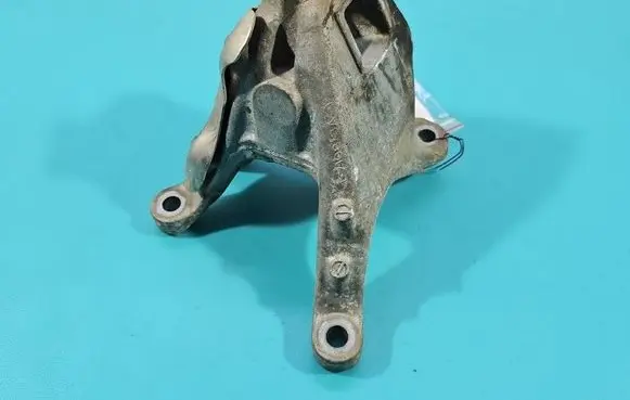 BMW 3 G20 G21 Engine mounting bracket 6876206 IMPRK1589113