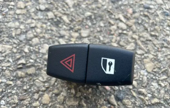 BMW 5 E60 E61 Hazard light switch 6919506