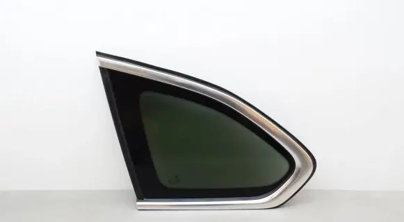 BMW X1 F48 F49 Rear side window 7406871