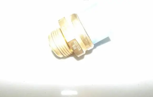 Volkswagen PASSAT B5 Coolant temperature sensor 893959481
