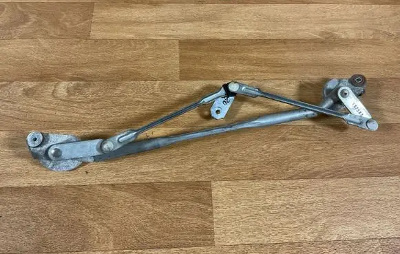 Toyota Avensis T250 Front wiper linkage 
