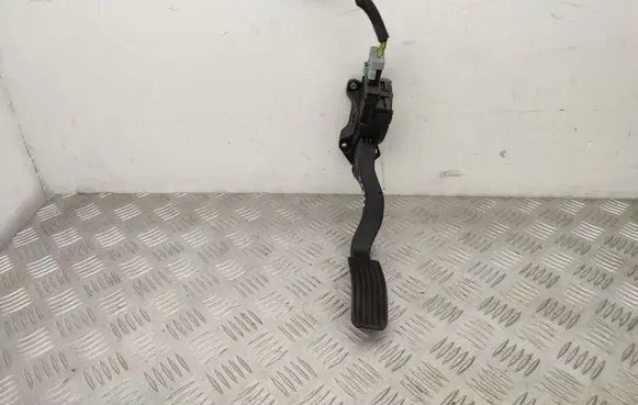 Peugeot 208 Accelerator throttle pedal 9671433780