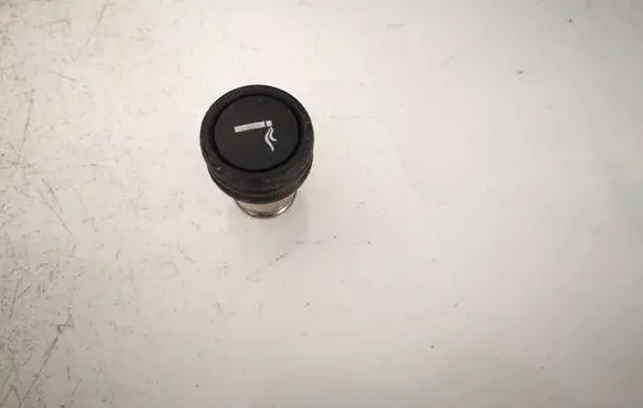 Volkswagen PASSAT B6 Cigarette lighter