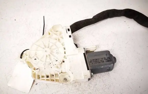 Skoda Superb B6 (3T) Rear door window regulator motor 8K0959811A