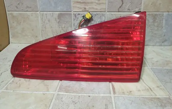 Peugeot 607 Tailgate rear/tail lights 2543