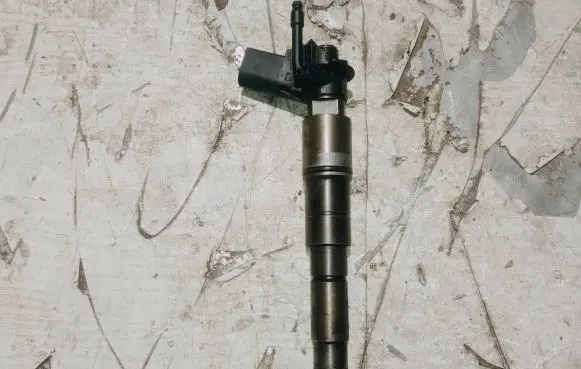 BMW 7 E65 E66 Fuel injector 779604204 01005 0445115050