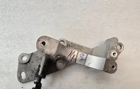 Volvo XC90 Bracket in trunk/boot 31338403