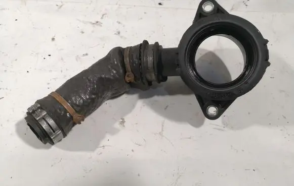 Ford C-MAX II Air intake hose/pipe AV616C784AF 1051412S04