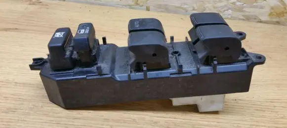 Toyota RAV 4 (XA30) Electric window control switch 192830
