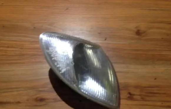 Renault Megane I Front indicator light 88201095