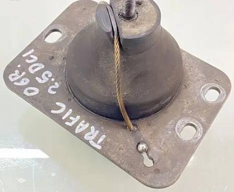 Renault Trafic II (X83) Engine mount vacuum valve 93854172