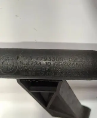 BMW 5 E60 E61 Oil level dip stick 10872410 13779330902