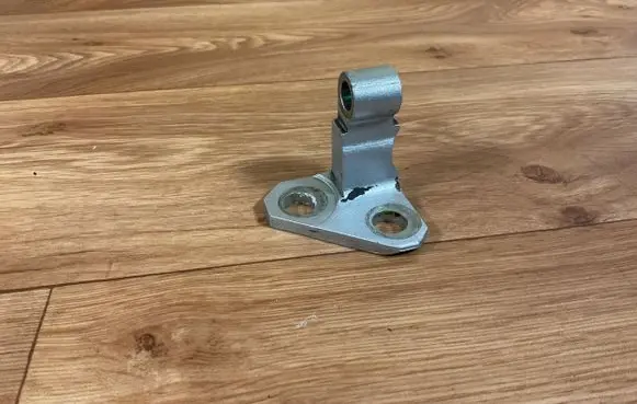 Volkswagen PASSAT B6 Rear door upper hinge 3C4833402C