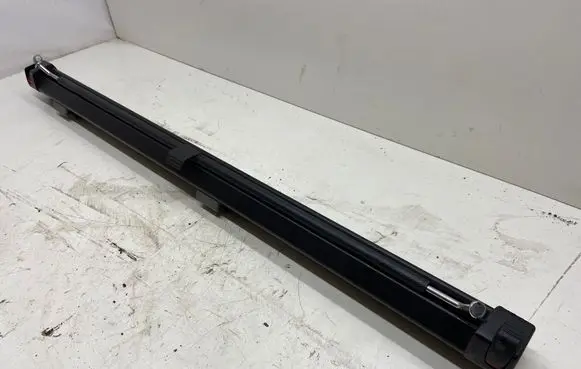 Volkswagen Golf V Loading door sun blind/shade 