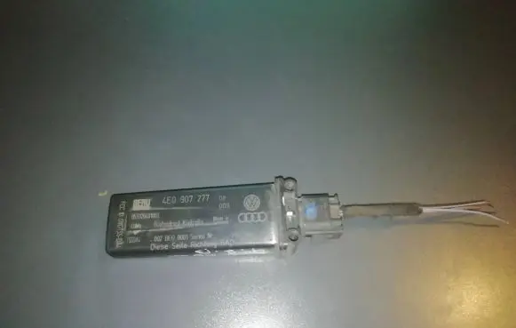 Audi A8 S8 D3 4E Tire pressure sensor 4E0907277