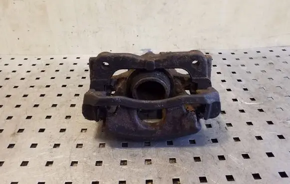 Honda CR-V Front brake caliper