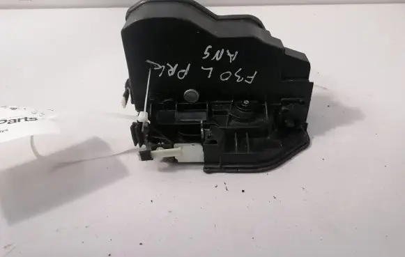 BMW 5 E60 E61 Coupe door lock (next to the handle) 7202145