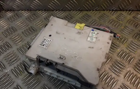 Lexus IS 220D-250-350 Fuse box set 8267253060