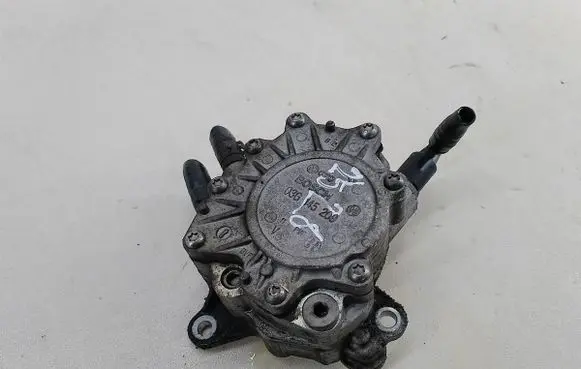 Volkswagen PASSAT B6 Vacuum pump 03G145209