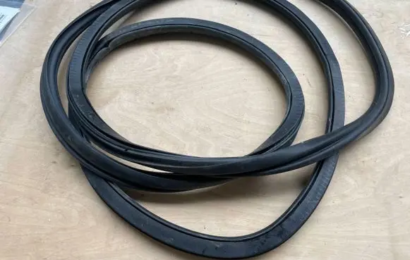 Volkswagen Crafter Rubber seal front door (on door) 7C0837911G