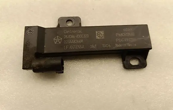 Chrysler Pacifica Aerial antenna amplifier P68051315AB P04749301AB 023AA8266M