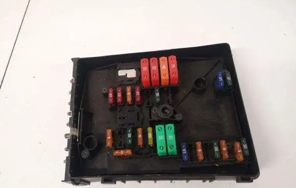 Volkswagen Golf V Fuse box set 1k0937125a