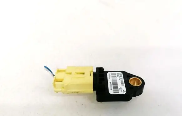 Mitsubishi Outlander Airbag deployment crash/impact sensor 8651A001