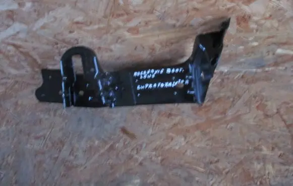 Cupra Formentor Fender mounting bracket 5FF821167B