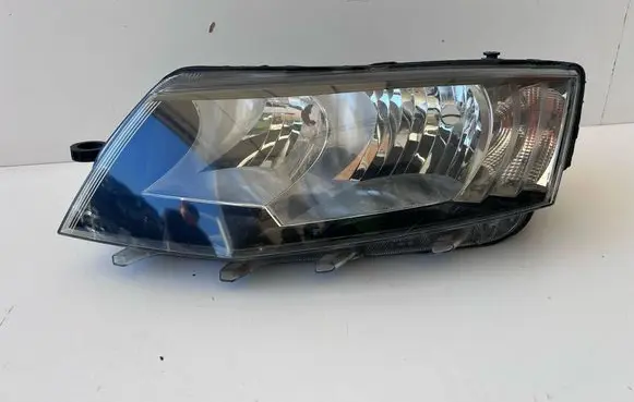 Skoda Octavia Mk3 (5E) Headlight/headlamp 5E1941015