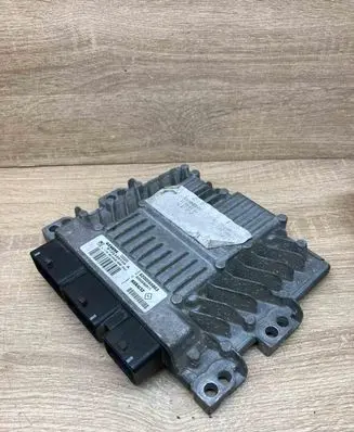 Renault Megane II Engine control unit/module ECU 8200565863 S122326109A
