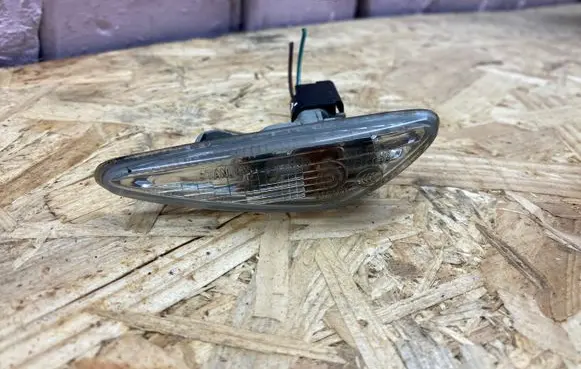 Mazda 6 Front fender indicator light