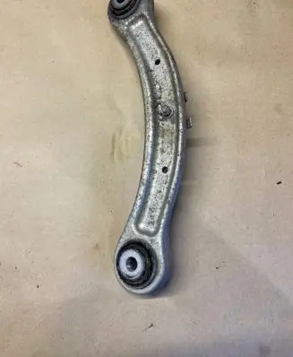 Audi Q7 4L Rear upper control arm/wishbone 7L0505375A