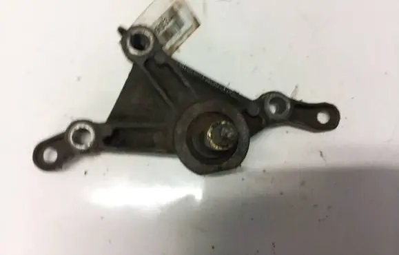 Nissan Primera Engine mounting bracket 072522