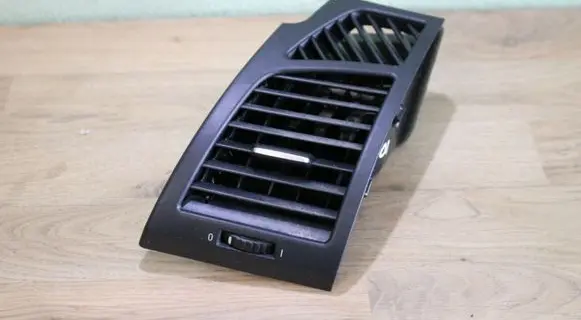 BMW 1 E81 E87 Dashboard side air vent grill/cover trim 7059187