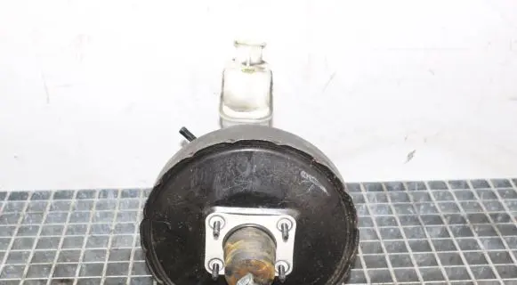 KIA Sorento Brake booster