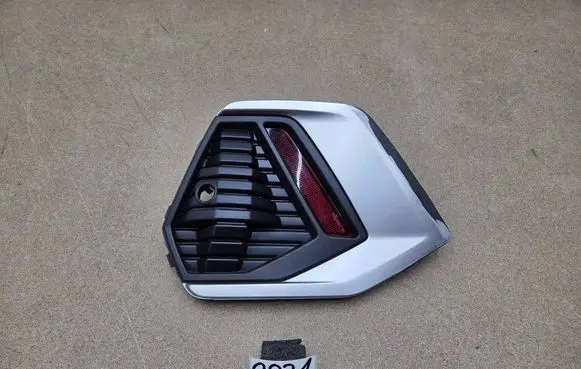 Audi A1 Other exterior part 82A807881A M2130224