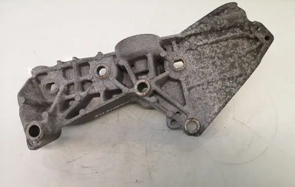 Renault Megane III Generator/alternator bracket 8200669495