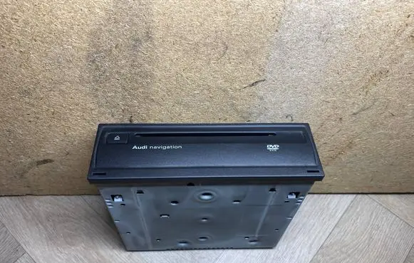 Audi A4 S4 B8 8K Navigation unit CD/DVD player 4E0919887M 4E0910888E