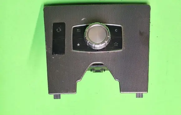Multifunctional control switch/knob