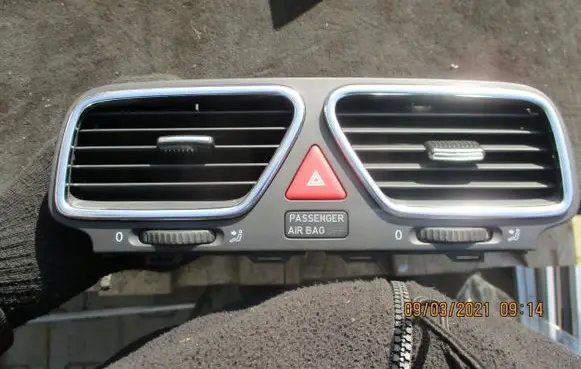 Volkswagen Phaeton Cabin air duct channel VW1Q0819819