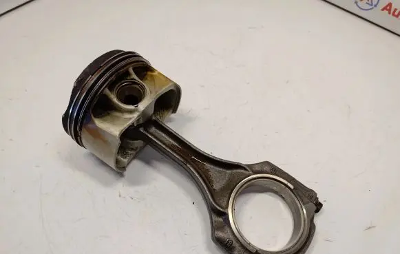 BMW X5 F15 Piston with connecting rod 11258653978 11257647339
